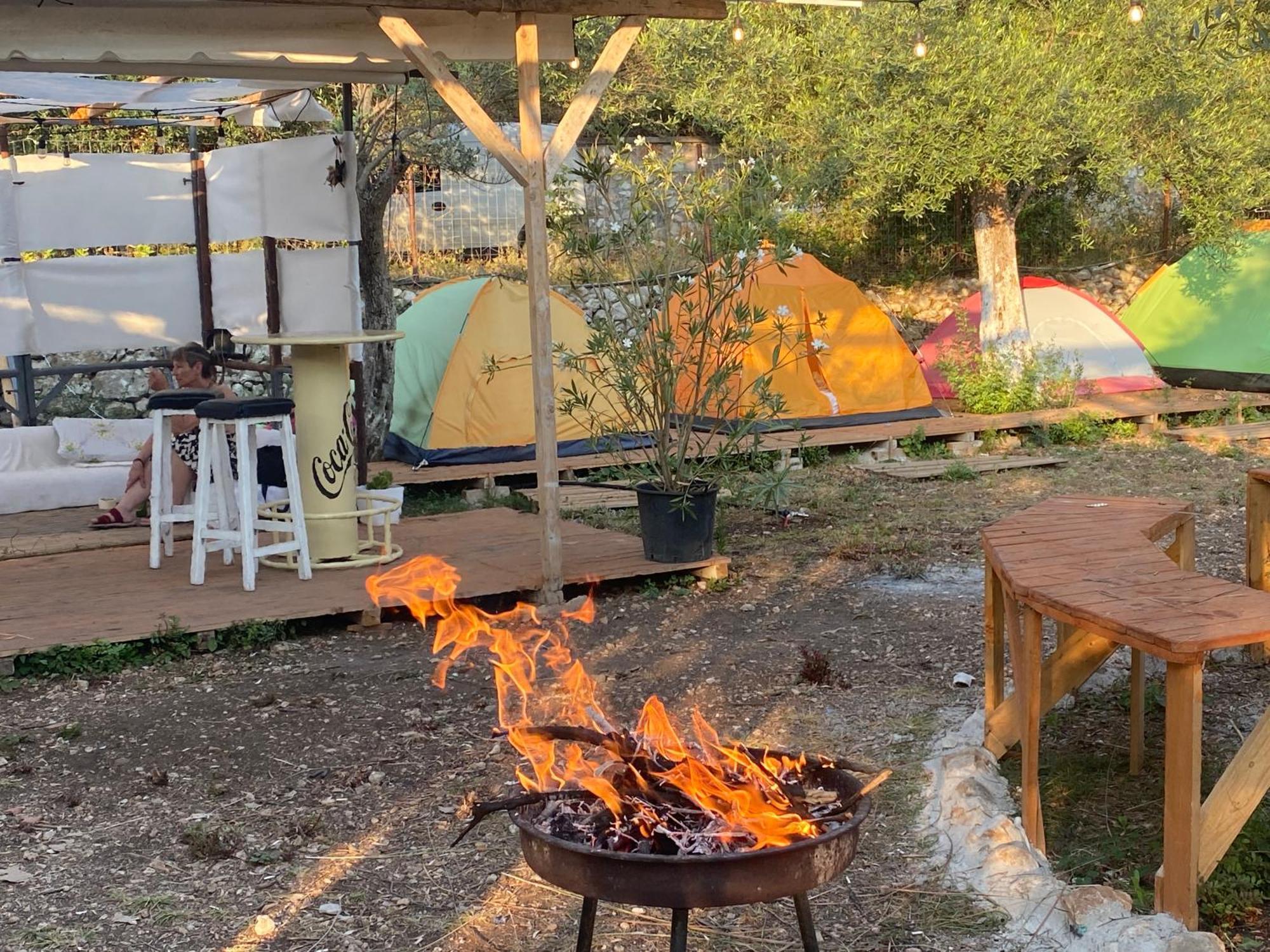 White And Camping Drymades *