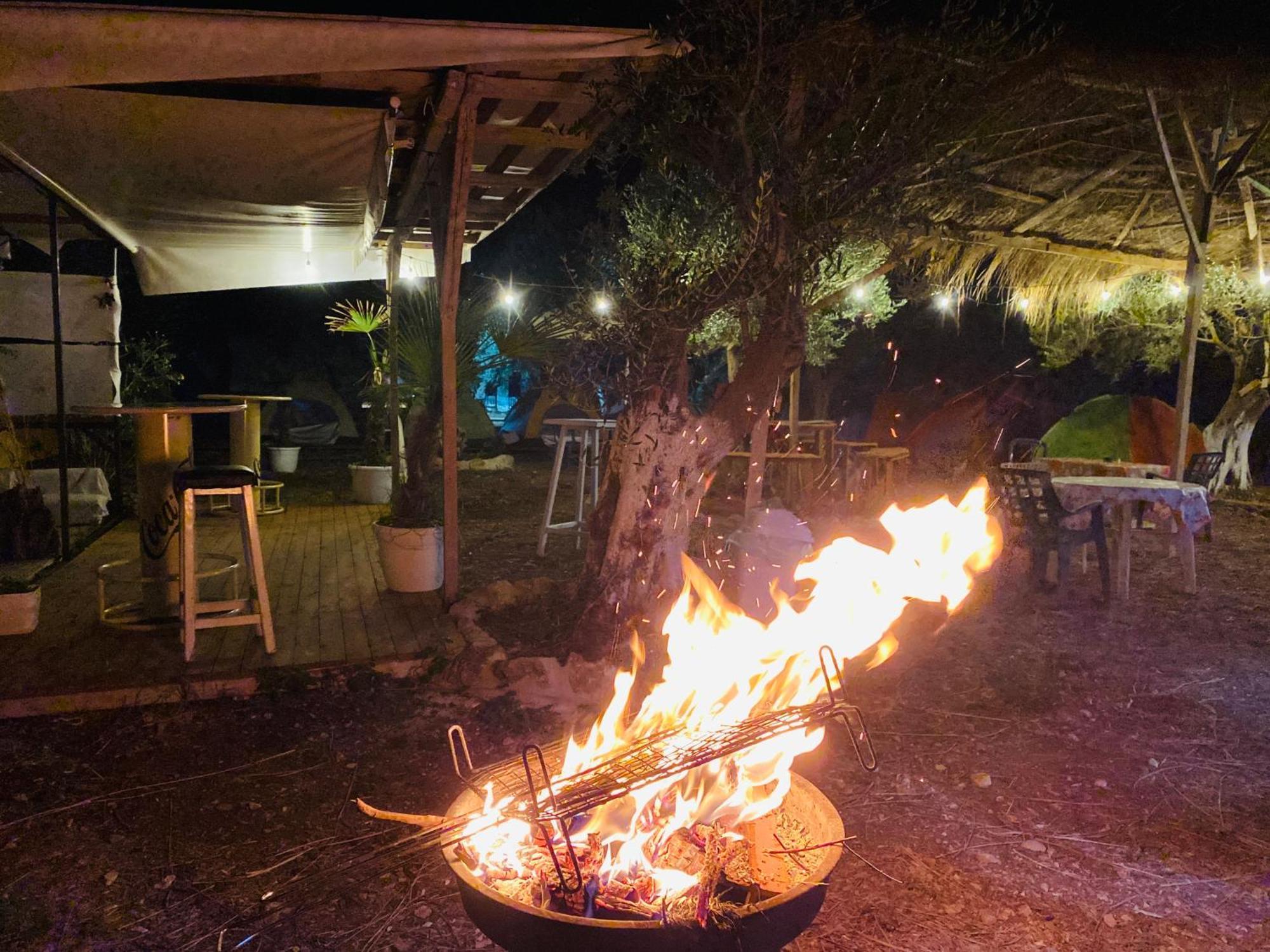 White And Camping Drymades *