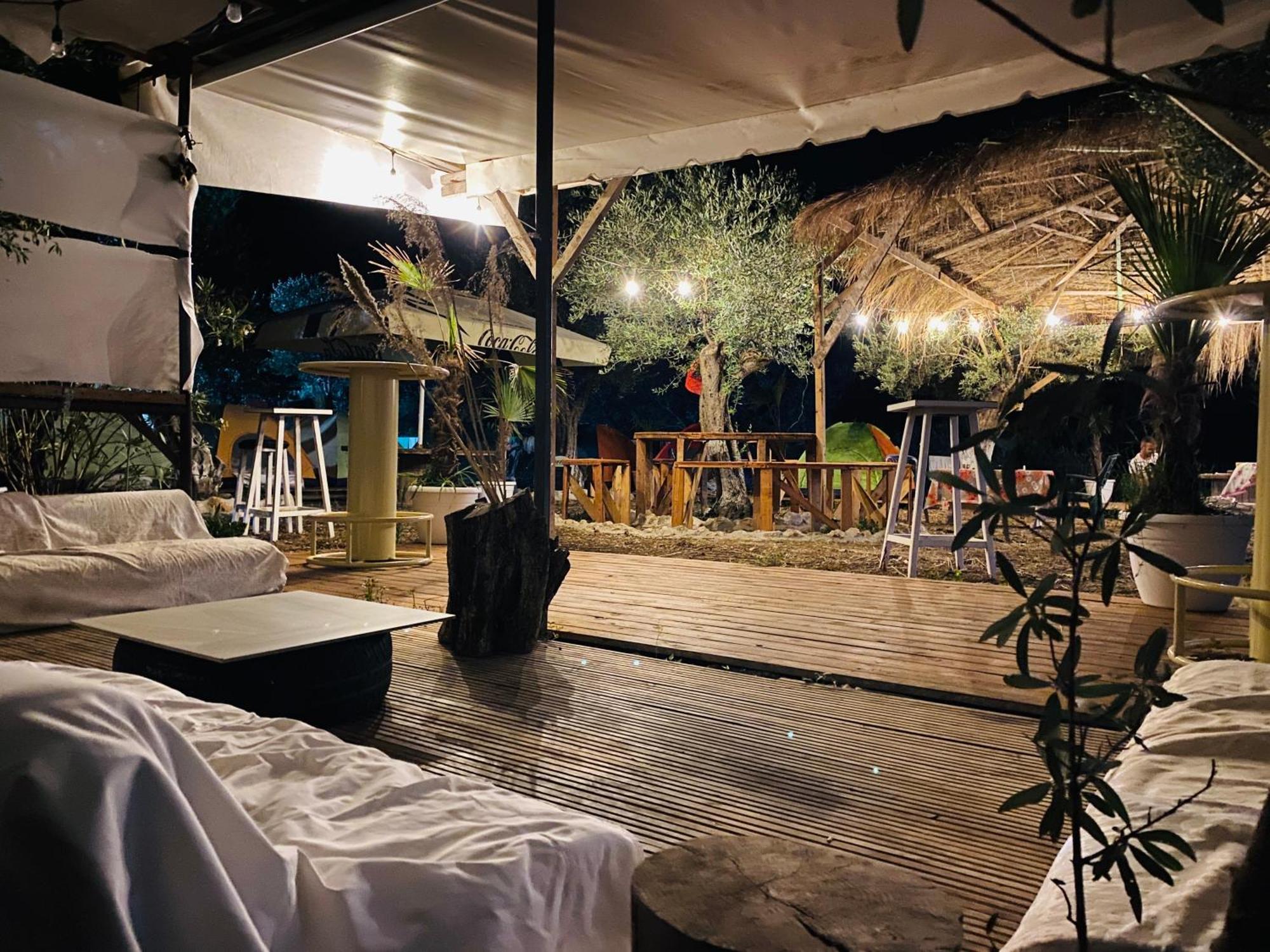 Apartamento White And Camping Drymades
